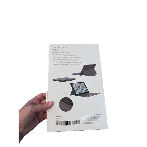 Nook Solid Black Smart Keyboard Cover For Nook Tablet 10.1 With Stand Brand New - Picture 2 of 4
